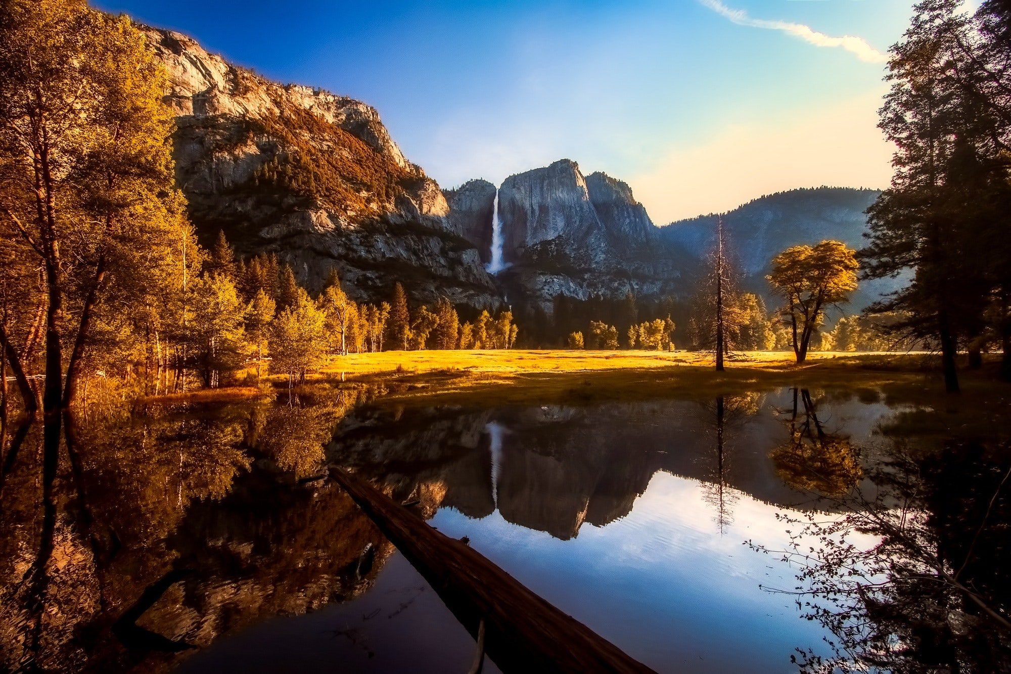 A Guide to Hiking the Mono Trail in Yosemite National Park